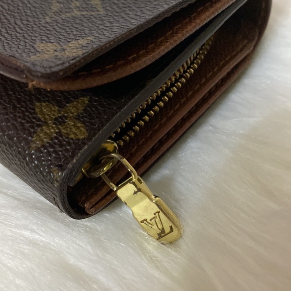 Authentic Pre Loved Louis Vuitton Wallet - Picture 4 of 14